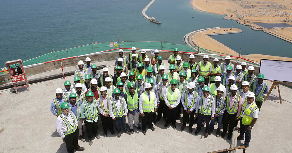 members of the construction management team of sapphire residences